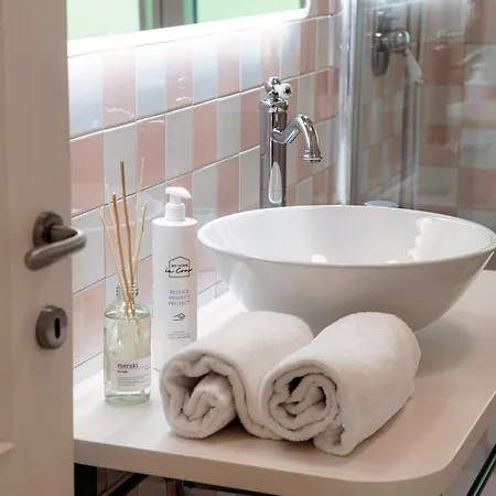 The Hills - By Myhomeincomo * Como