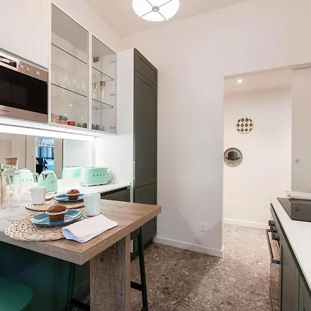 Apartment The Hills - By Myhomeincomo *