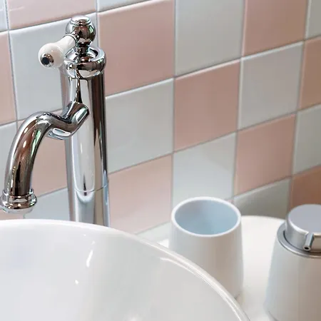 The Hills - By Myhomeincomo *