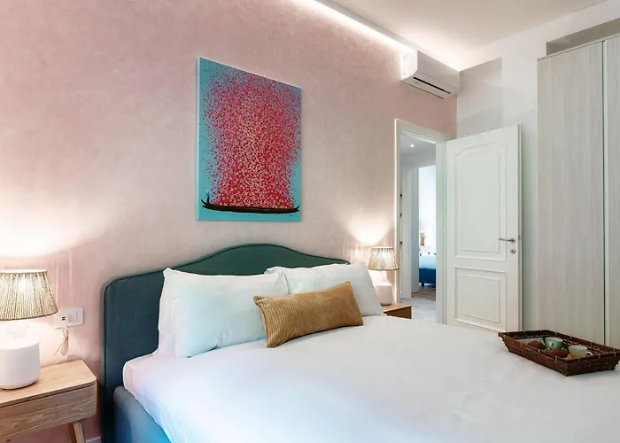 The Hills - By Myhomeincomo *