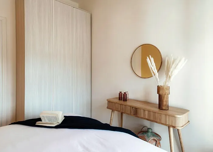 The Hills - By Myhomeincomo *