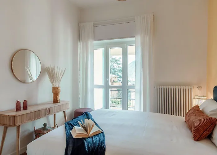 The Hills - By Myhomeincomo 科莫