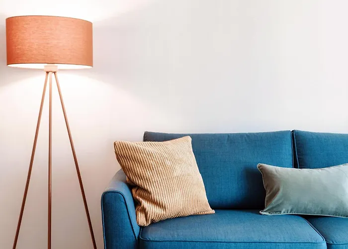 The Hills - By Myhomeincomo *