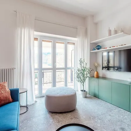 아파트 The Hills - By Myhomeincomo *